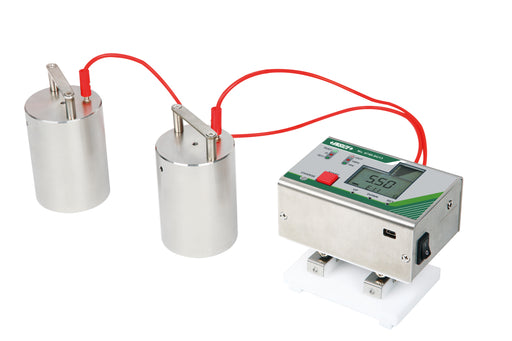 Μετρητής αντίστασης επιφανείας Insize 0740 με ψηφιακή οθόνη και δύο κυλινδρικά ηλεκτρόδια με κόκκινα καλώδια