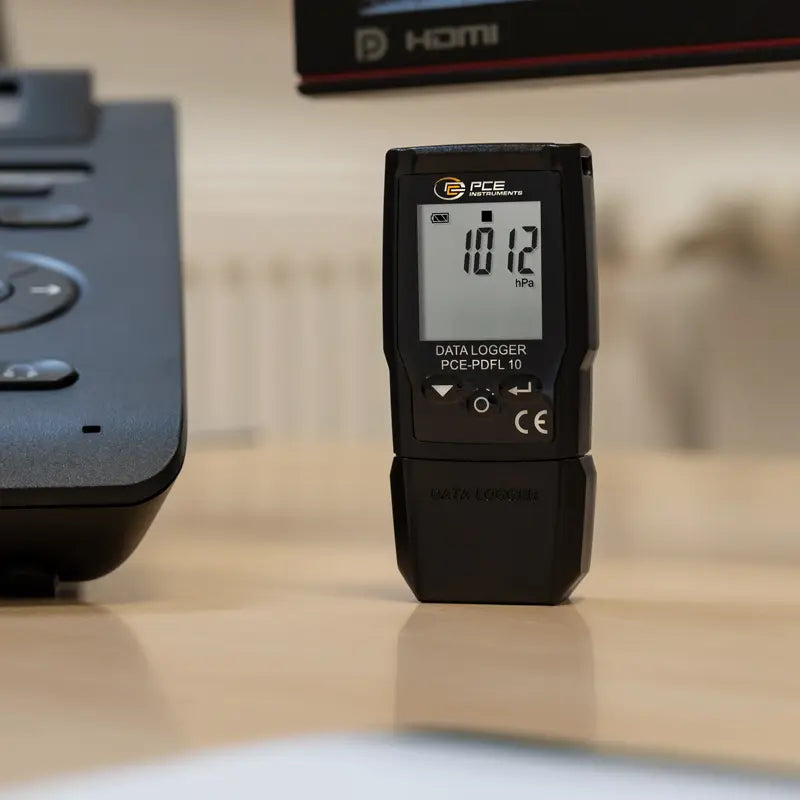 Datalogger βαρομέτρου PCE Instruments PCE-PDFL 10, μαύρο, με ψηφιακή οθόνη ένδειξης hPa και πλήκτρα χειρισμού