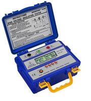 Μεγγόμετρο PCE Instruments PCE-IT413 5kV σε μπλε βαλίτσα, με LCD οθόνη και υποδοχές καλωδίων μέτρησης